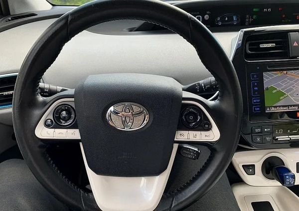 Toyota Prius cena 64900 przebieg: 225000, rok produkcji 2016 z Białystok małe 631